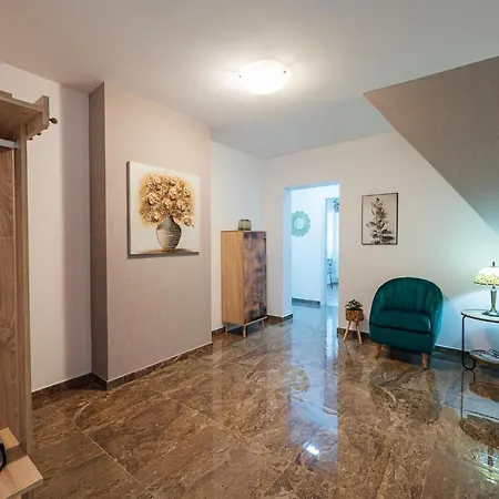 Skarabeus Apartman *